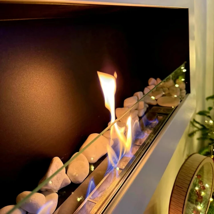 Biokominek wiszący 900x400 TÜV biały połysk z szybą