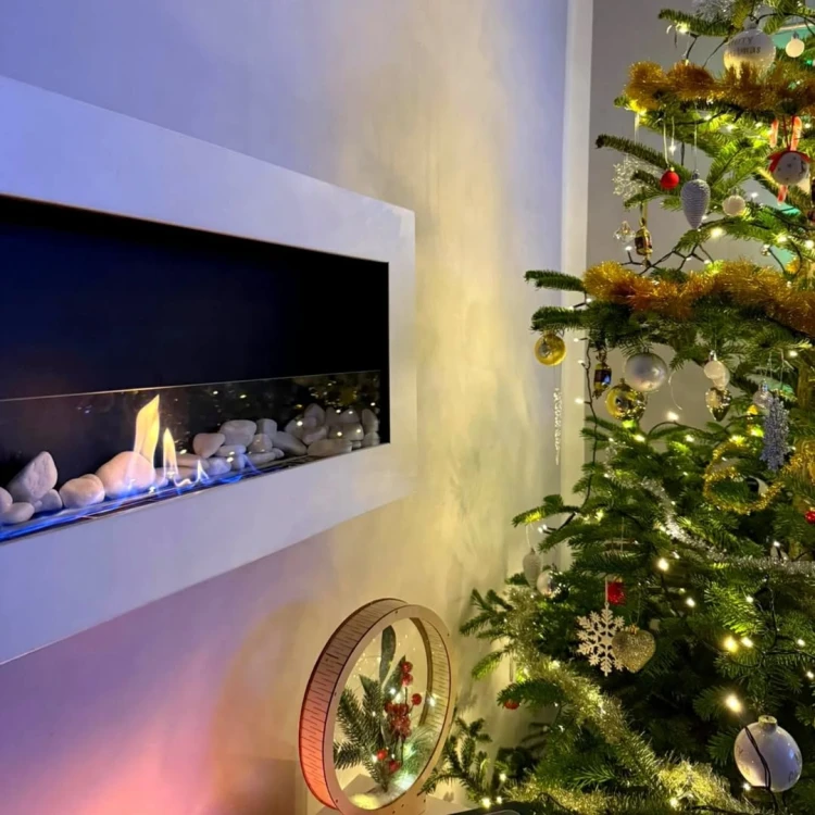 Biokominek wiszący 900x400 TÜV biały połysk z szybą